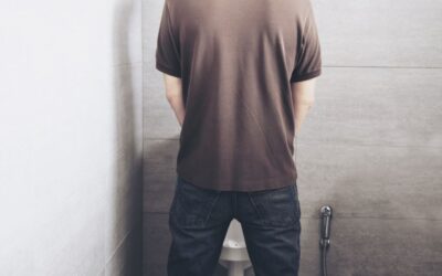 ¿Qué puede provocar incontinencia urinaria en hombres?